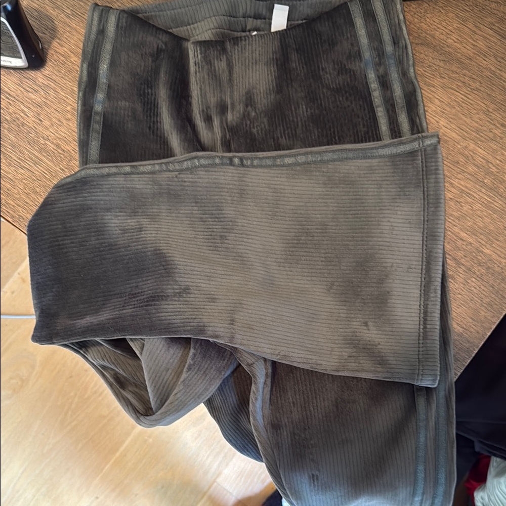 Adidas charcoal grey velour Corduroy leggings - Picture 2 of 2